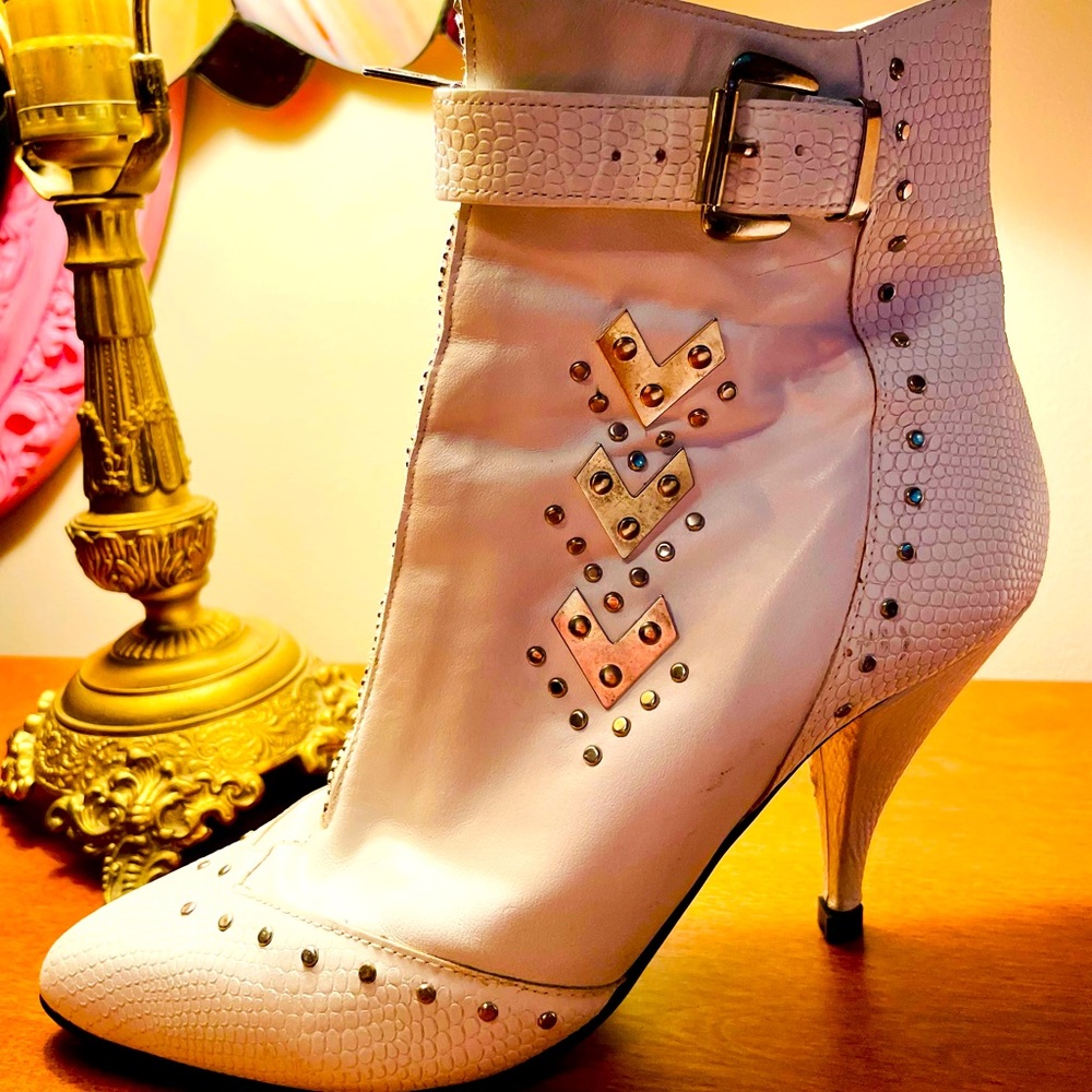 White 80s glam ankle boots true vintage!